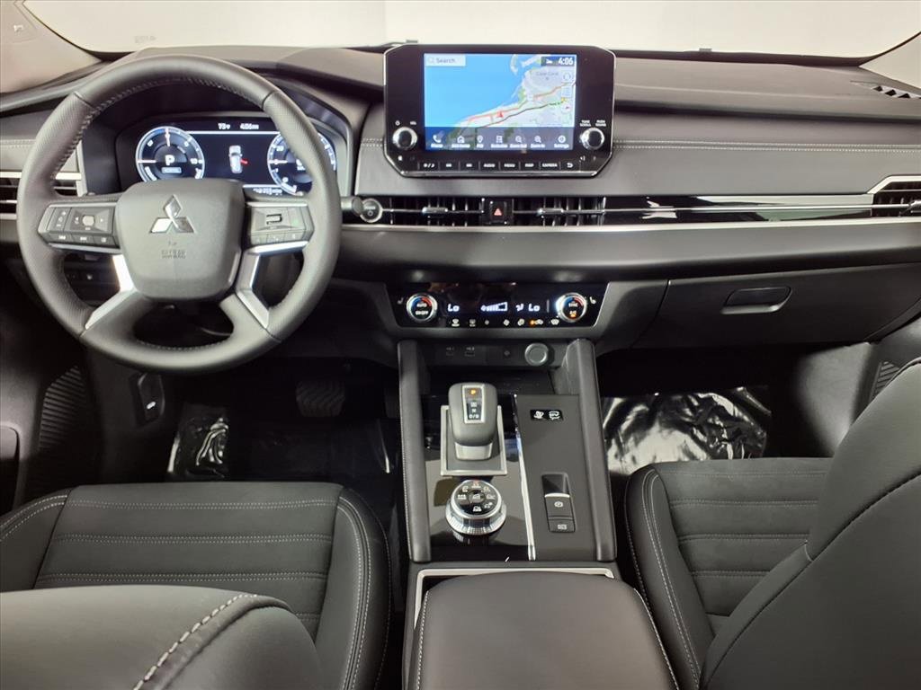 New 2025 Mitsubishi Outlander SE image 12