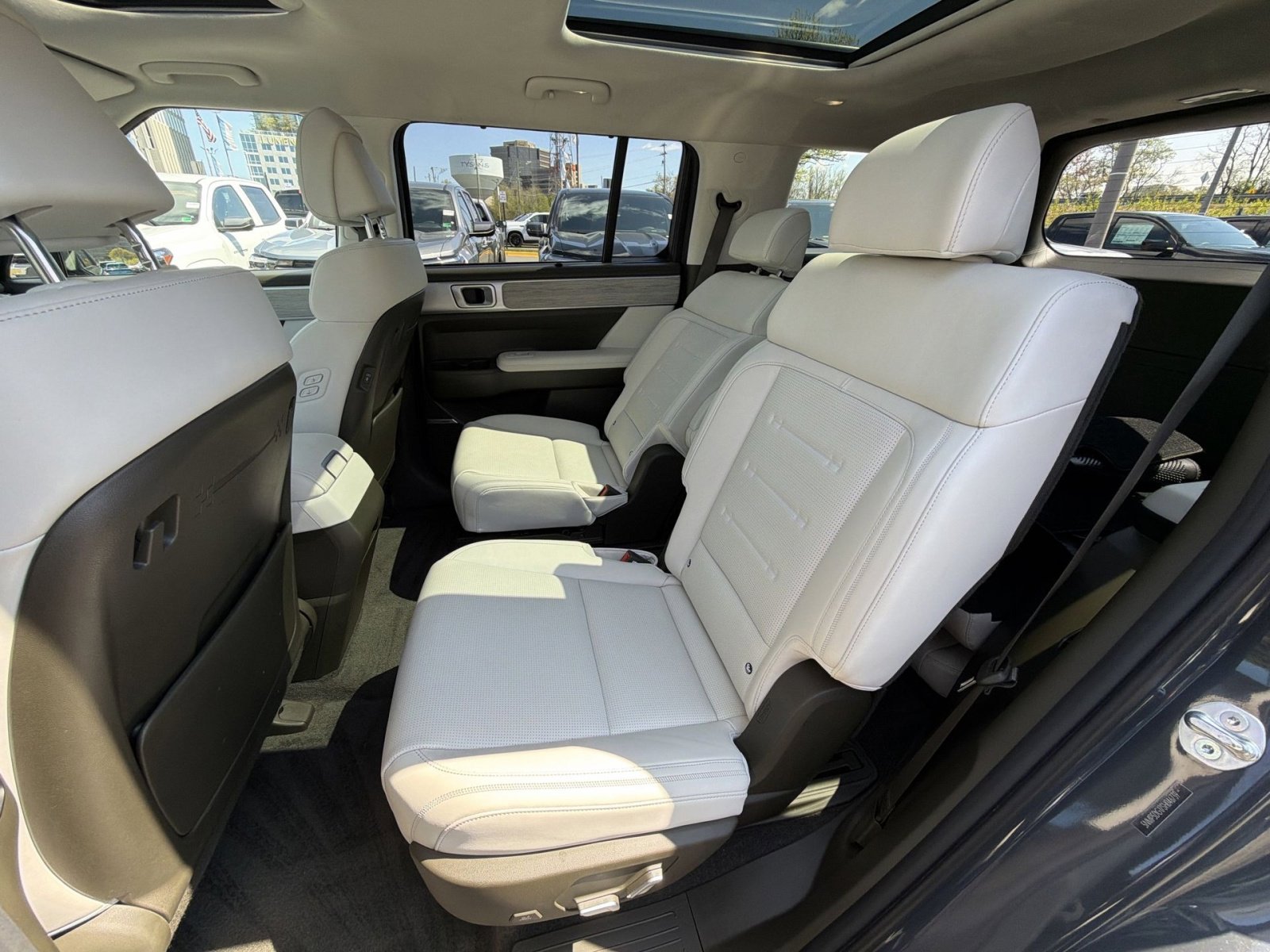 Used 2025 Hyundai Santa Fe Calligraphy image 25