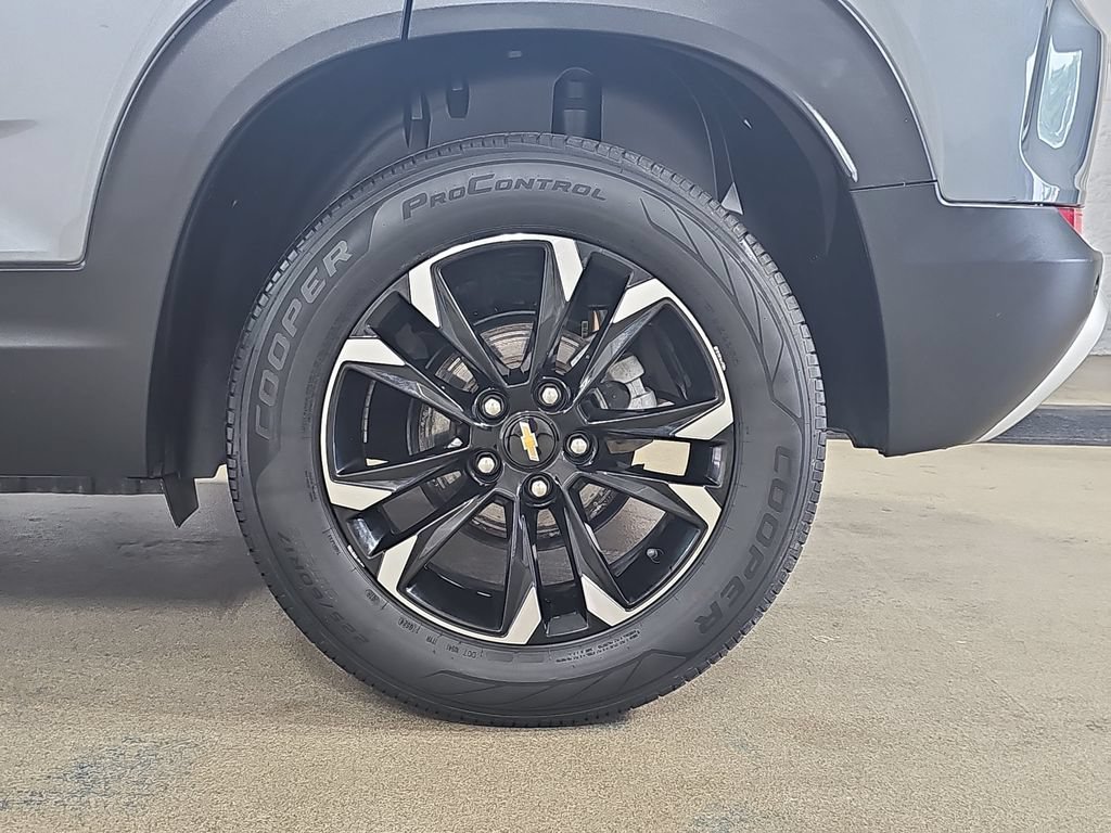 Certified 2021 Chevrolet TrailBlazer LT w/ Convenience Package FWD image 37