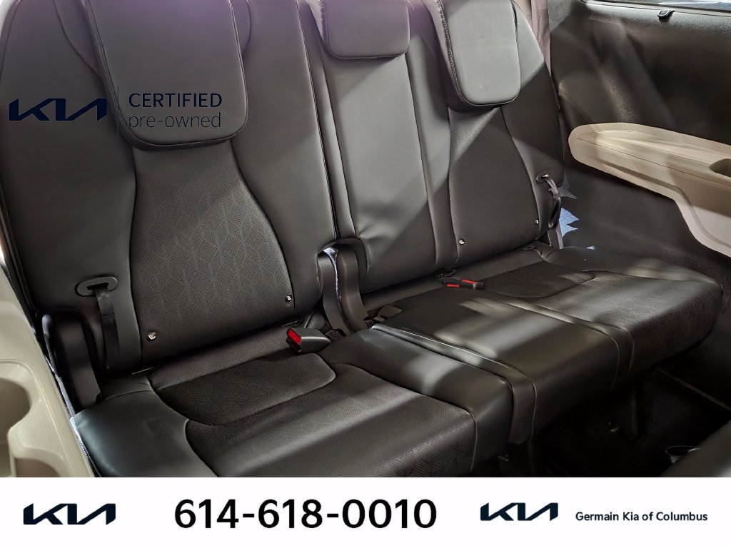 Certified 2023 Kia Carnival SX FWD image 18
