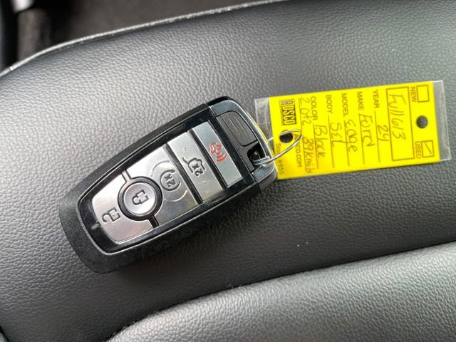 Used 2024 Ford Edge SEL w/ Convenience Package image 23