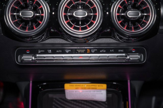 New 2025 Mercedes-Benz GLB 250 4MATIC image 15