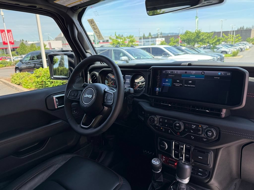 Used 2025 Jeep Wrangler Unlimited Rubicon AWD/4WD image 21