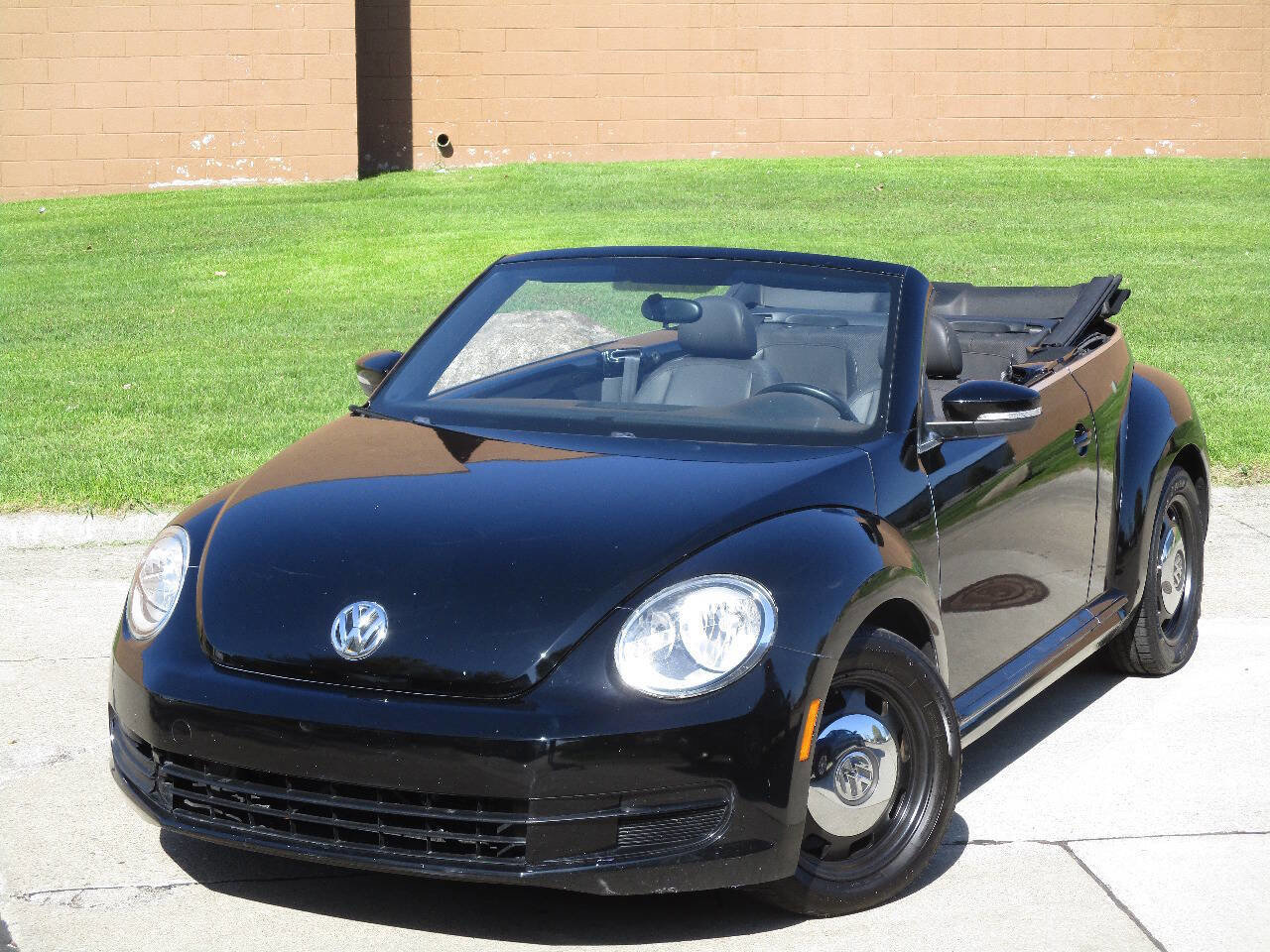 Used 2013 Volkswagen Beetle 2.5 FWD image 19