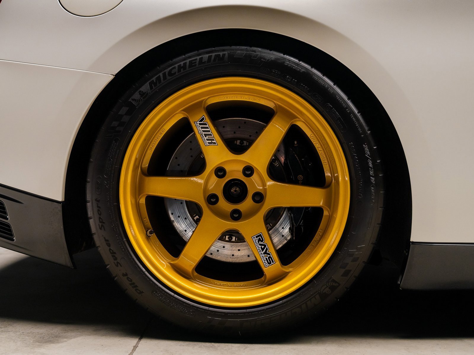 Used 2015 Nissan GT-R Premium image 24