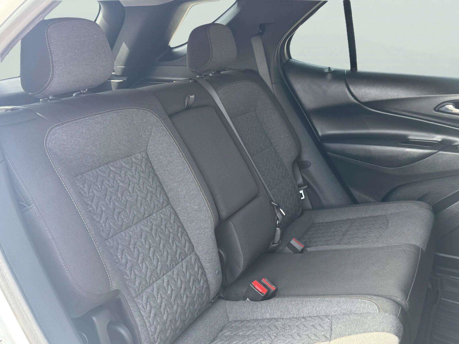 Used 2023 Chevrolet Equinox LT FWD image 36