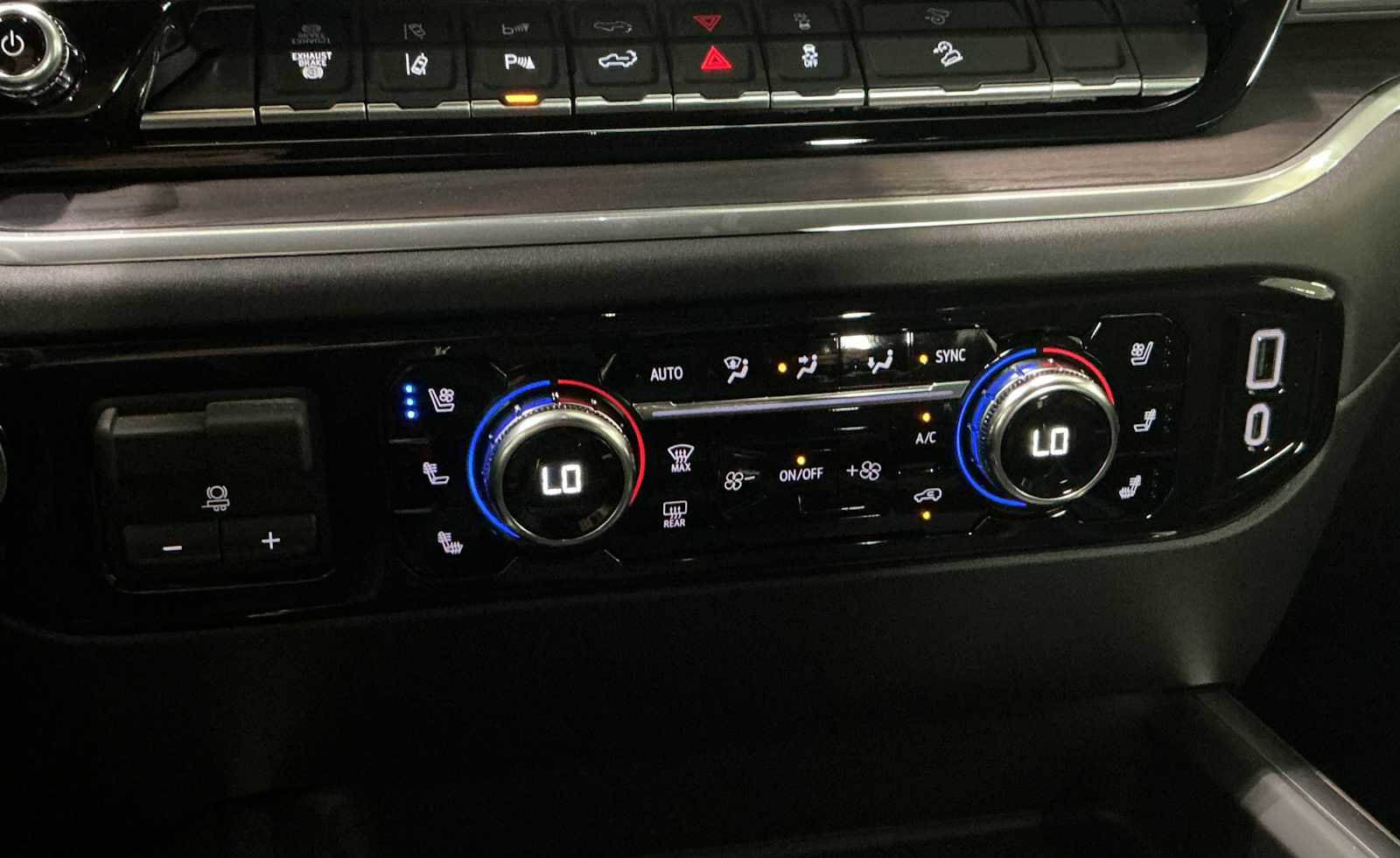 New 2026 GMC Sierra 2500 SLT w/ SLT Premium Package image 14