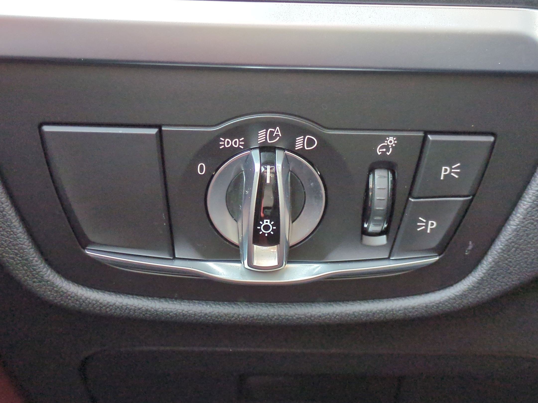 Used 2023 BMW X4 xDrive30i w/ M Sport Package image 17