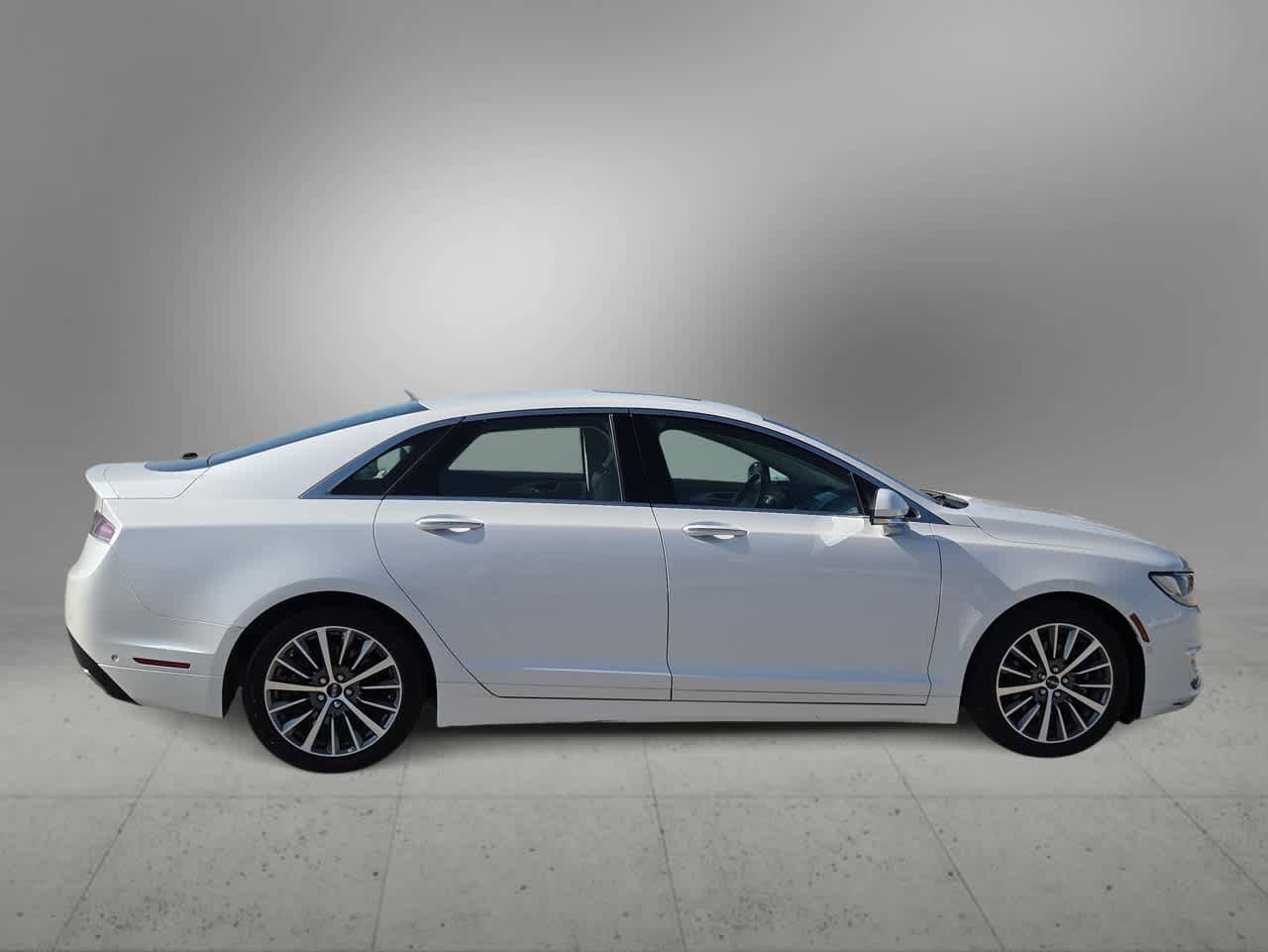 Used 2017 Lincoln MKZ Select w/ Technology Package FWD image 9