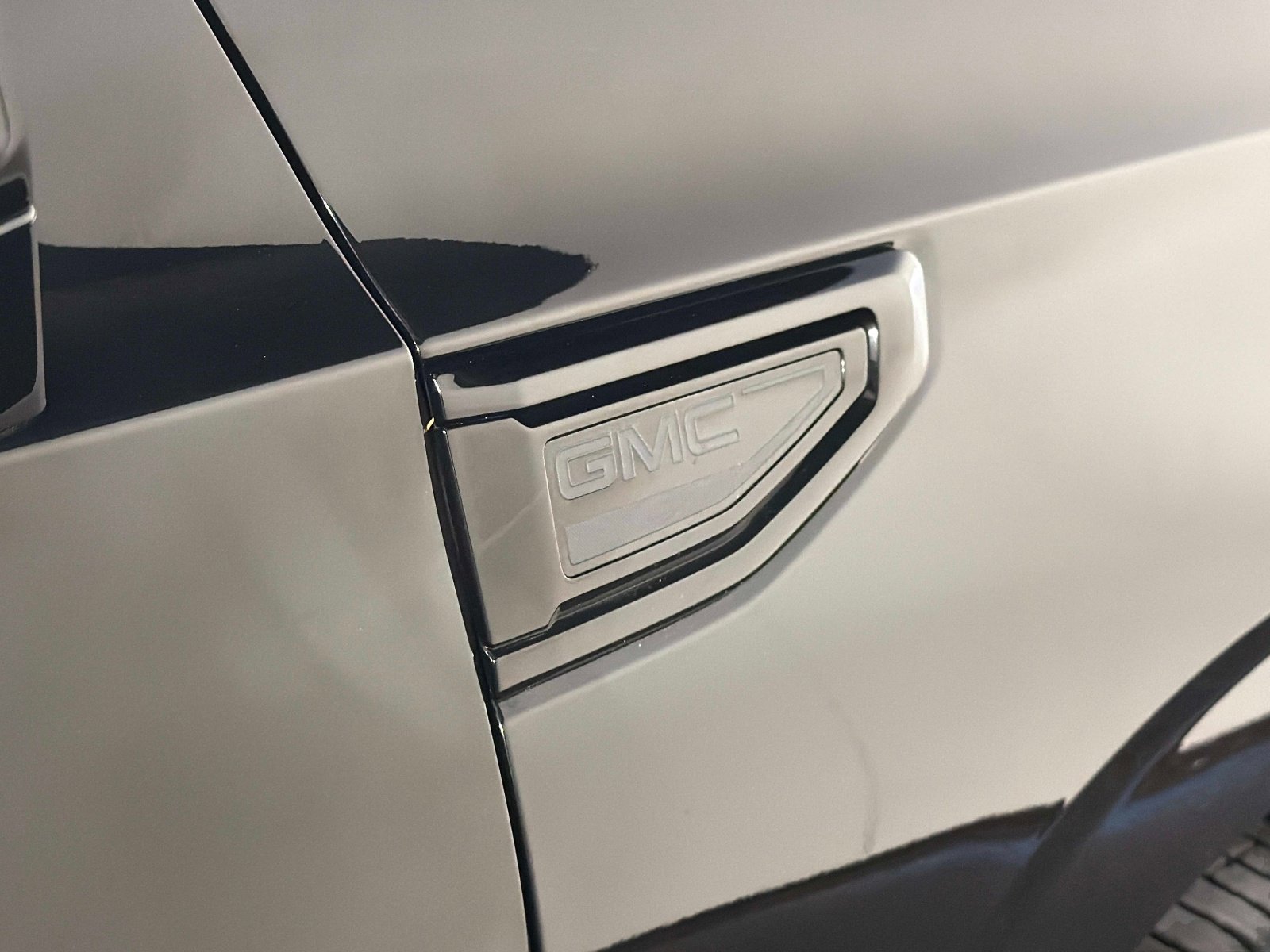 Used 2024 GMC Yukon XL Denali Ultimate AWD/4WD image 23