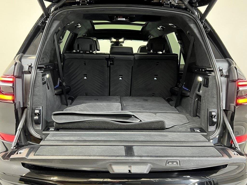 Used 2024 BMW X7 M60i w/ Executive Package image 11
