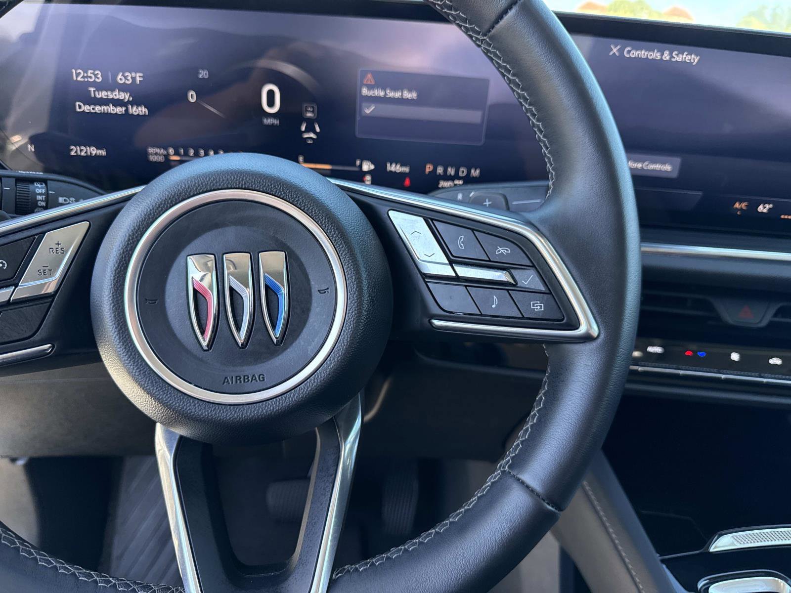 Used 2025 Buick Envision Preferred image 30