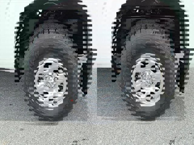 New 2026 Nissan Frontier S image 4