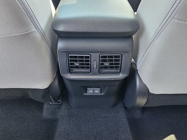 Used 2025 Toyota RAV4 XLE AWD/4WD image 12