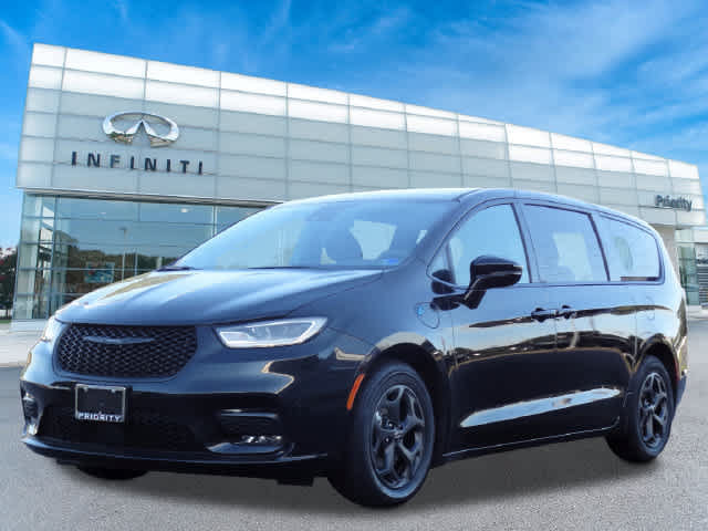 Used 2022 Chrysler Pacifica Touring-L w/ S Appearance Package