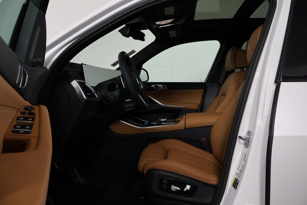 New 2026 BMW X5 xDrive50e w/ Executive Package image 5