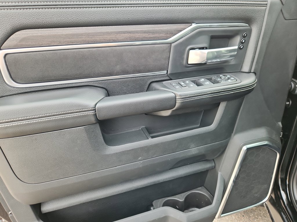 New 2026 RAM 2500 Laramie w/ Sport Appearance Package AWD/4WD image 6