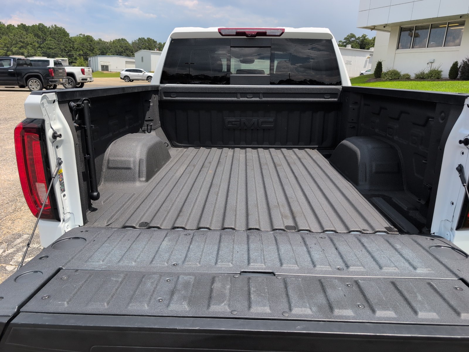 Used 2025 GMC Sierra 1500 AT4X AWD/4WD image 7