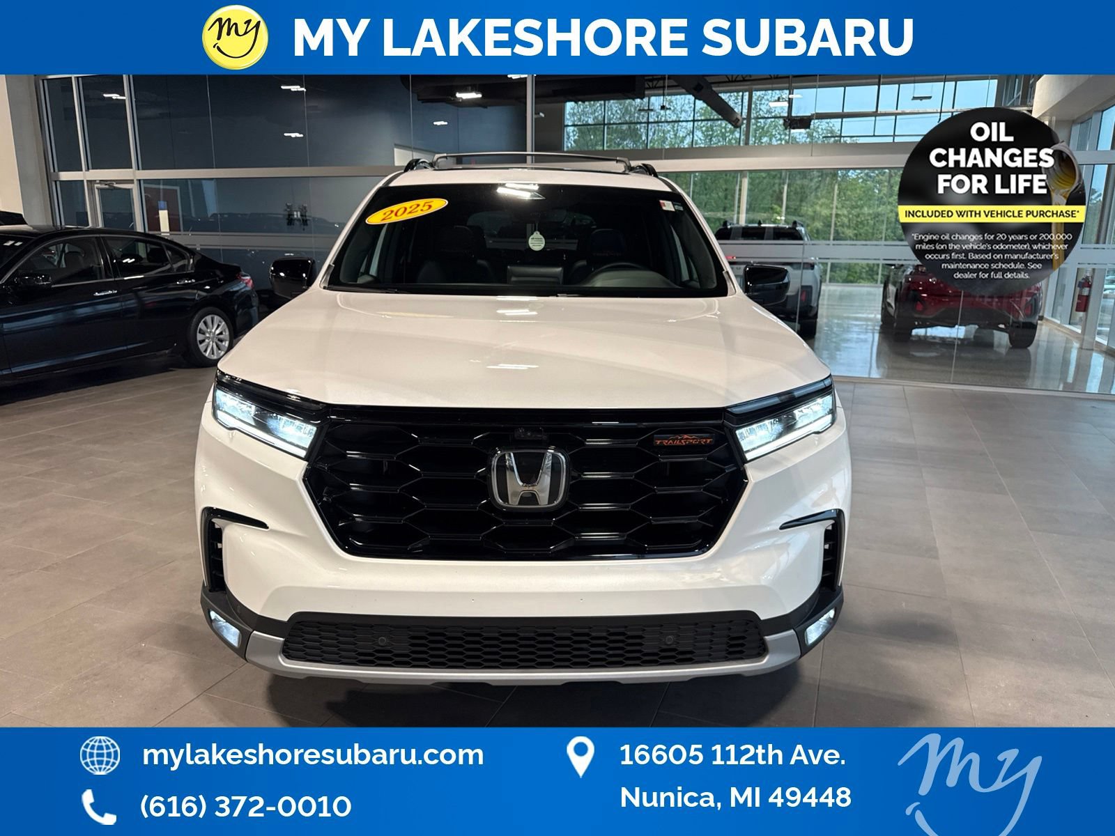 Used 2025 Honda Pilot TrailSport image 2