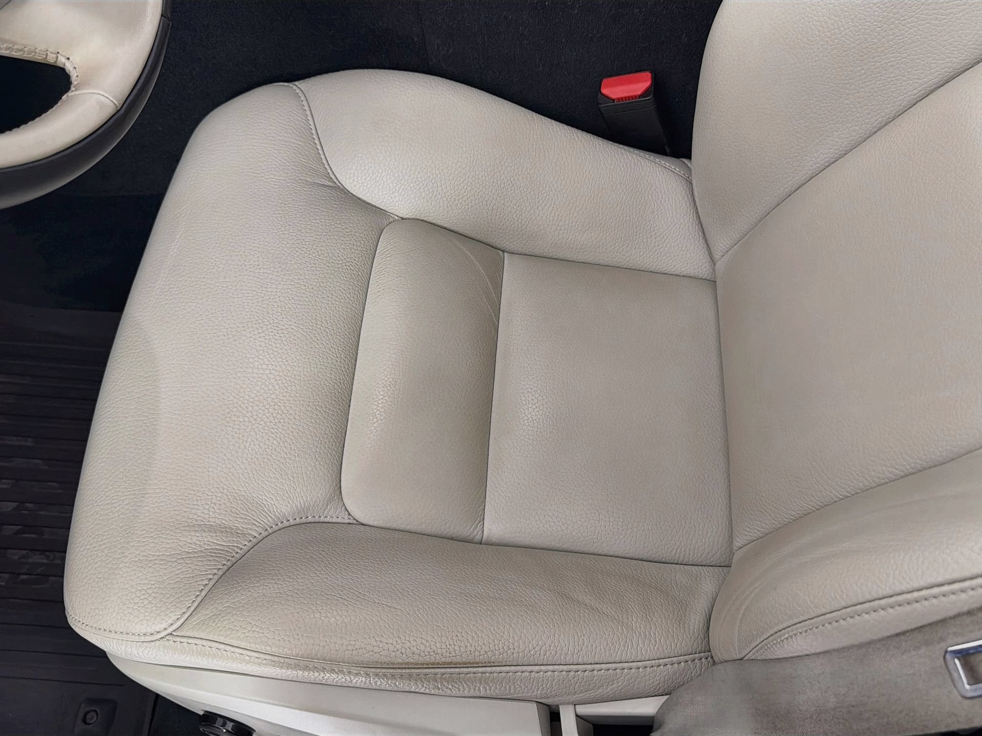 Certified 2023 Volvo XC60 B5 Plus w/ Protection Package Premier FWD image 20