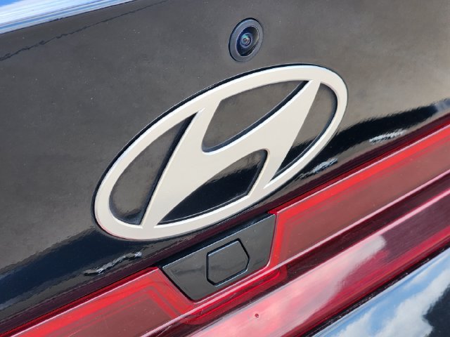 Used 2024 Hyundai Elantra SEL FWD image 11