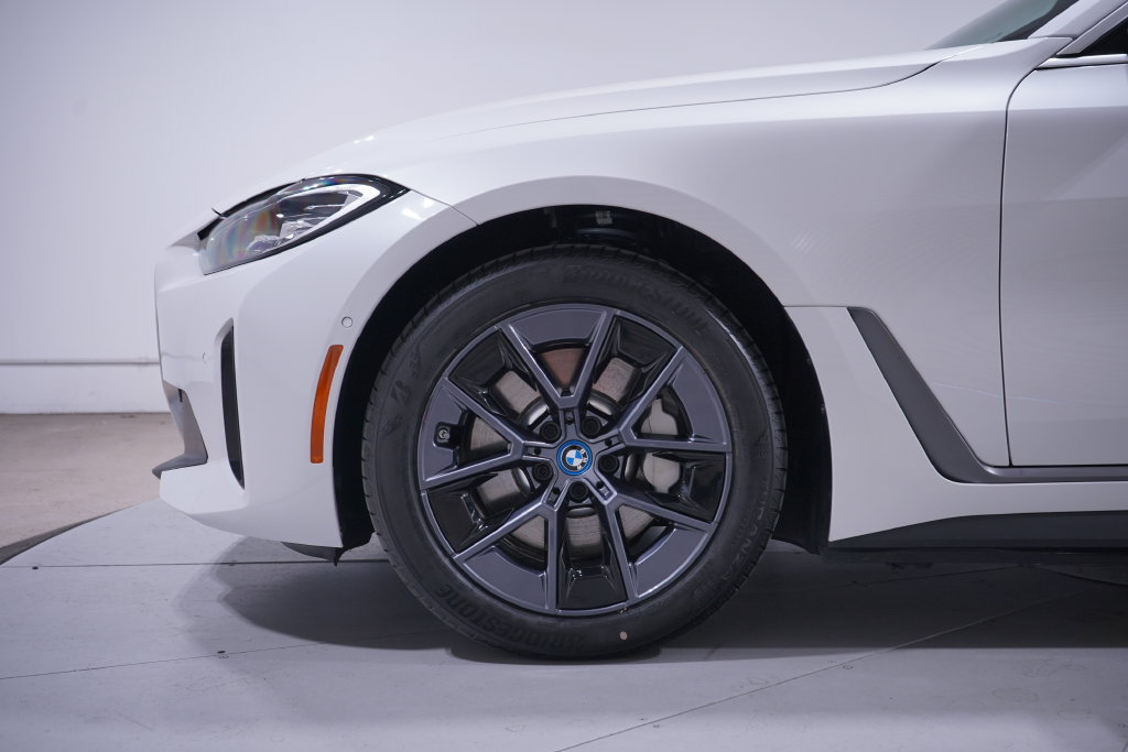 Used 2024 BMW i4 eDrive35 w/ Premium Package RWD image 2