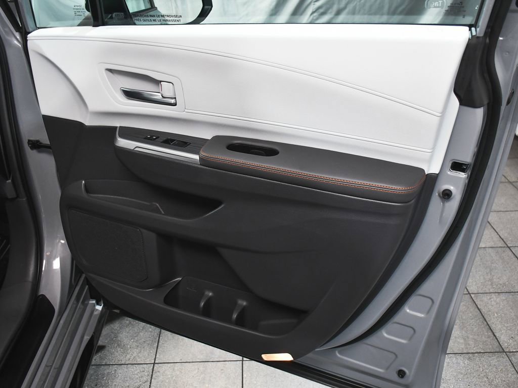 Used 2024 Toyota Sienna XSE image 14