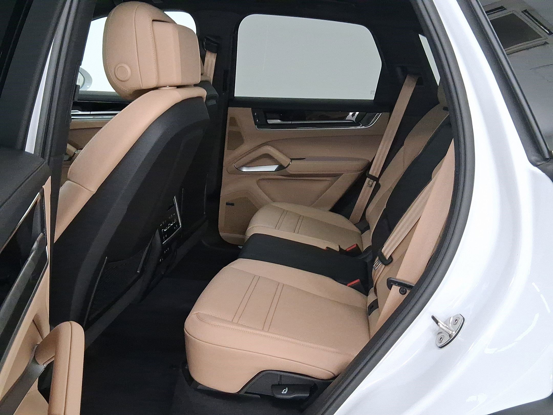 New 2026 Porsche Cayenne AWD/4WD image 32