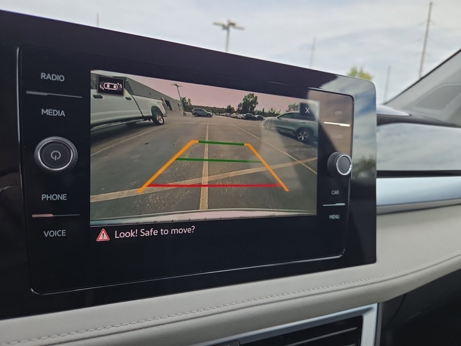 New 2027 Volkswagen Taos SE FWD image 31