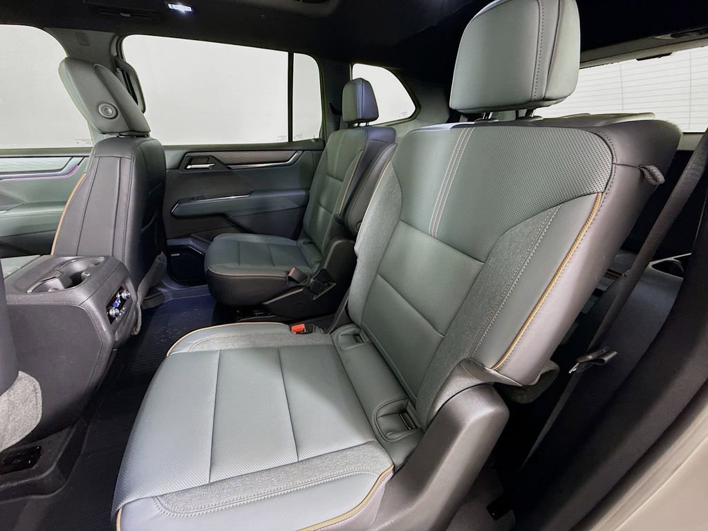 New 2026 GMC Acadia AT4 w/ LPO, Floor Liner Package AWD/4WD image 30