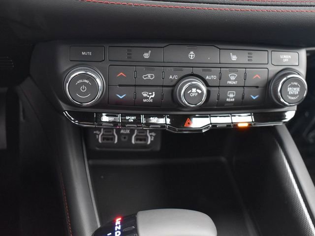 Used 2025 Dodge Durango GT image 29