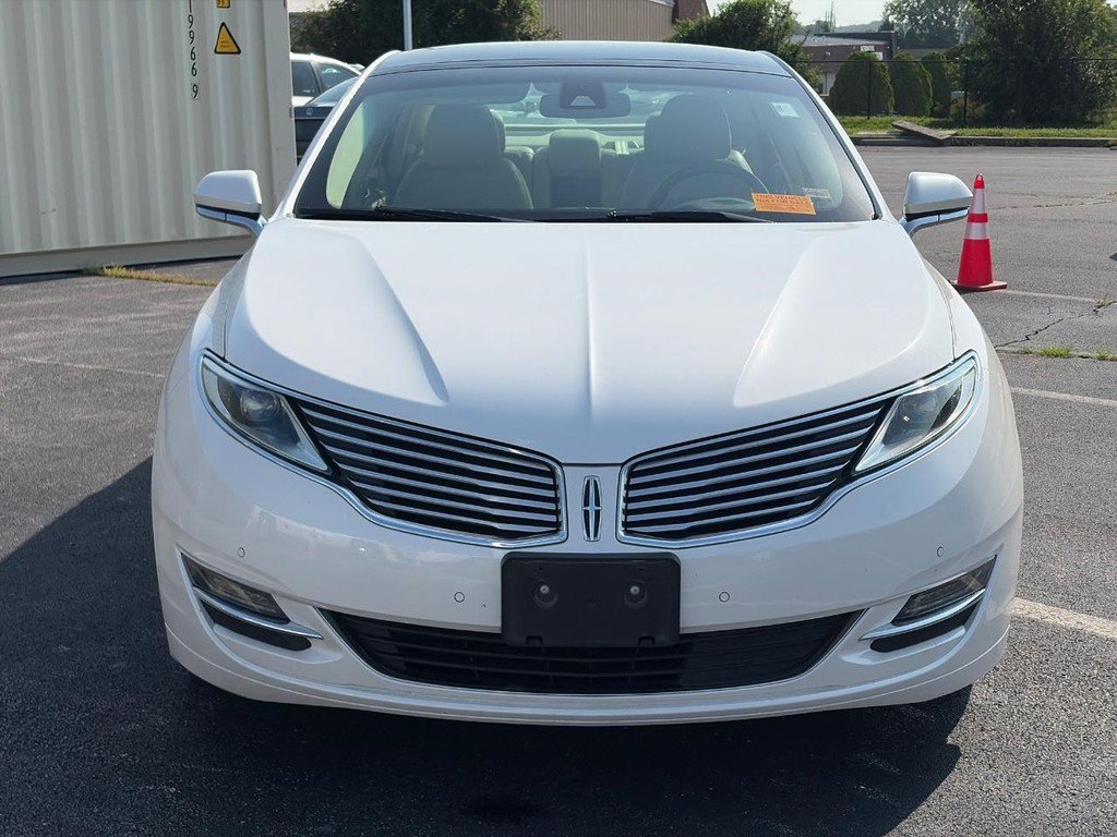 Used 2014 Lincoln MKZ Hybrid FWD image 2
