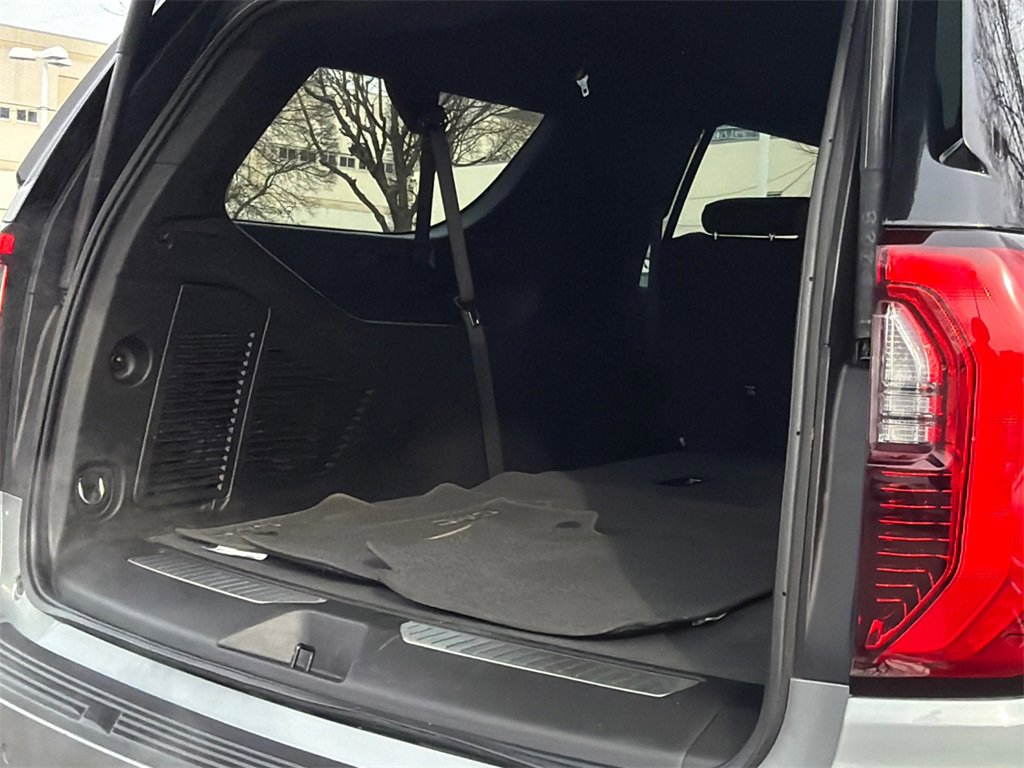 Used 2025 GMC Yukon Denali w/ Denali Reserve Package image 11
