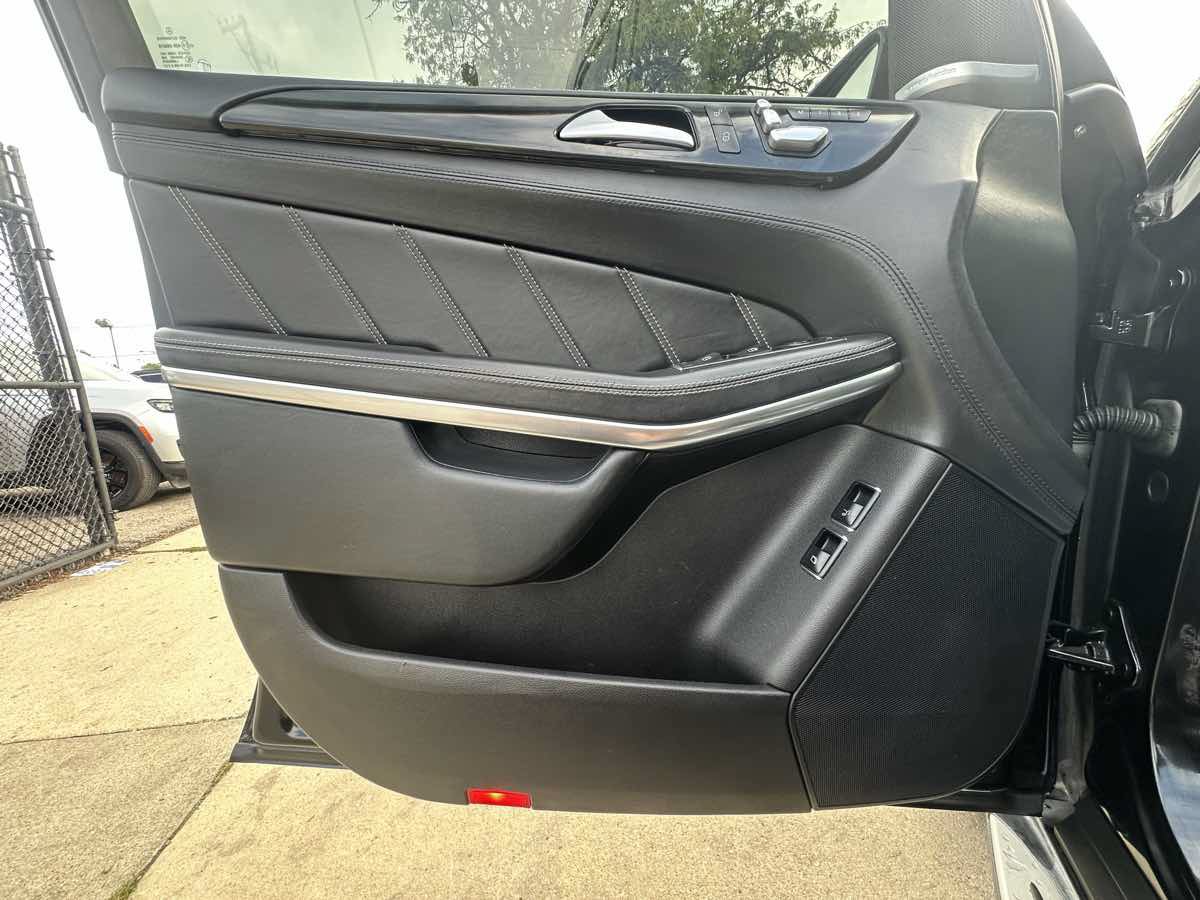Used 2019 Mercedes-Benz GLS 63 AMG 4MATIC w/ AMG Night Styling Package image 26