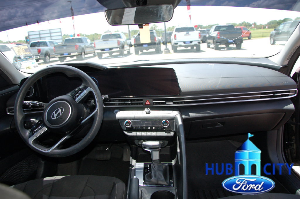 Used 2024 Hyundai Elantra SEL FWD image 18