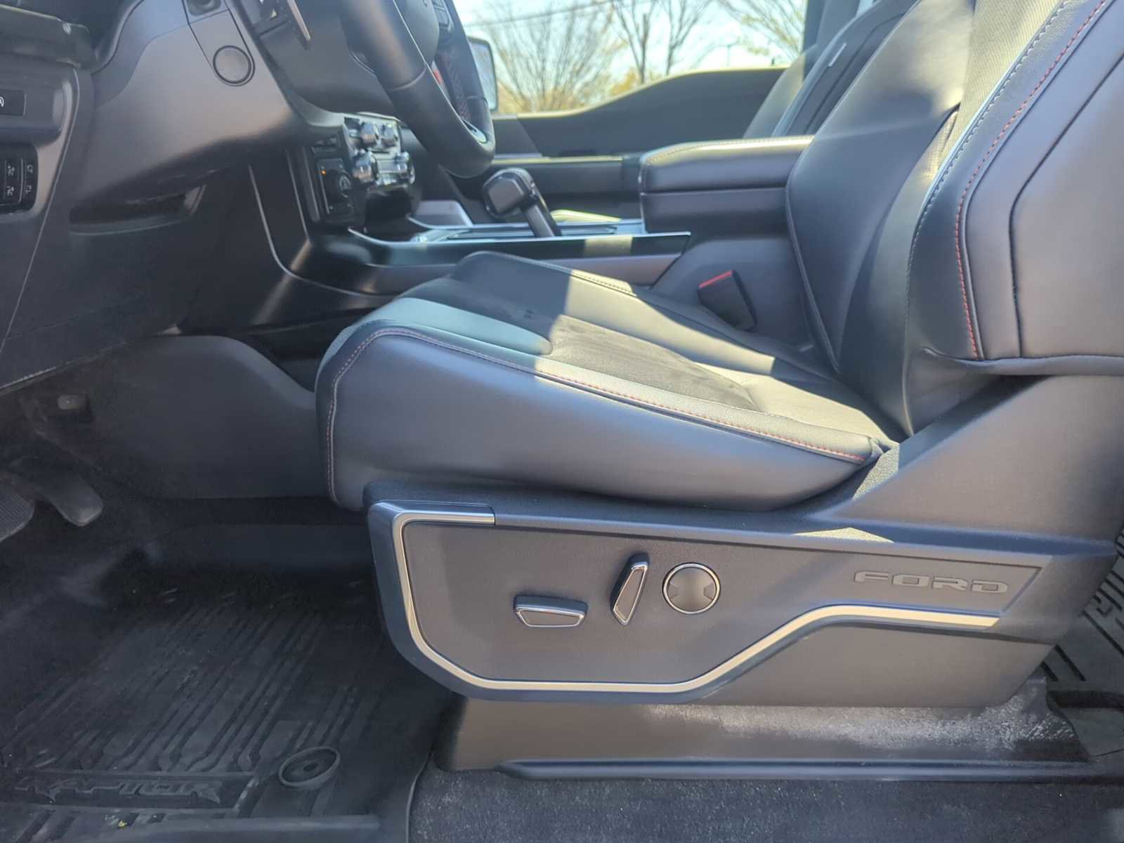 Used 2025 Ford F150 Raptor AWD/4WD image 14