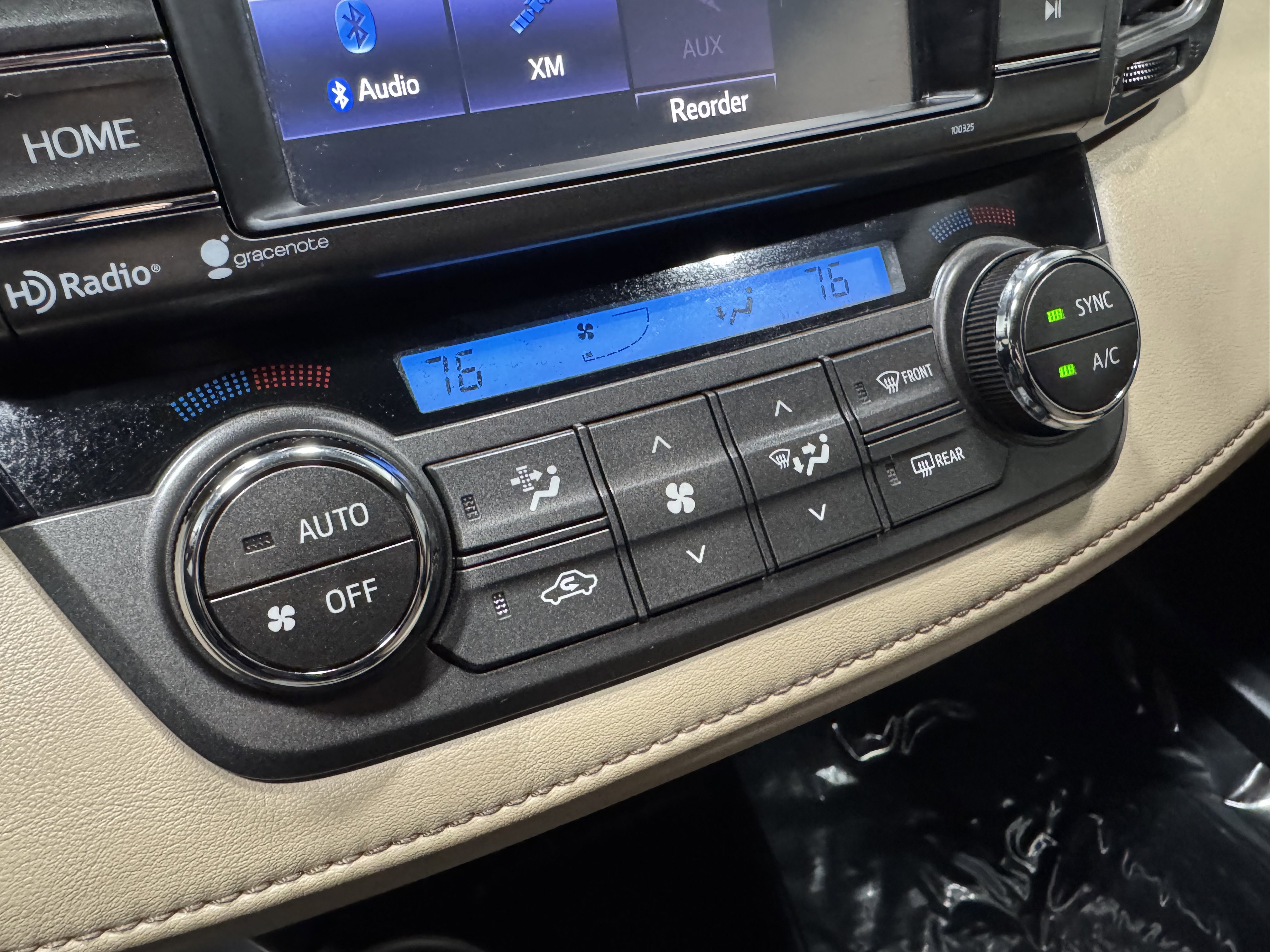 Used 2014 Toyota RAV4 XLE image 28