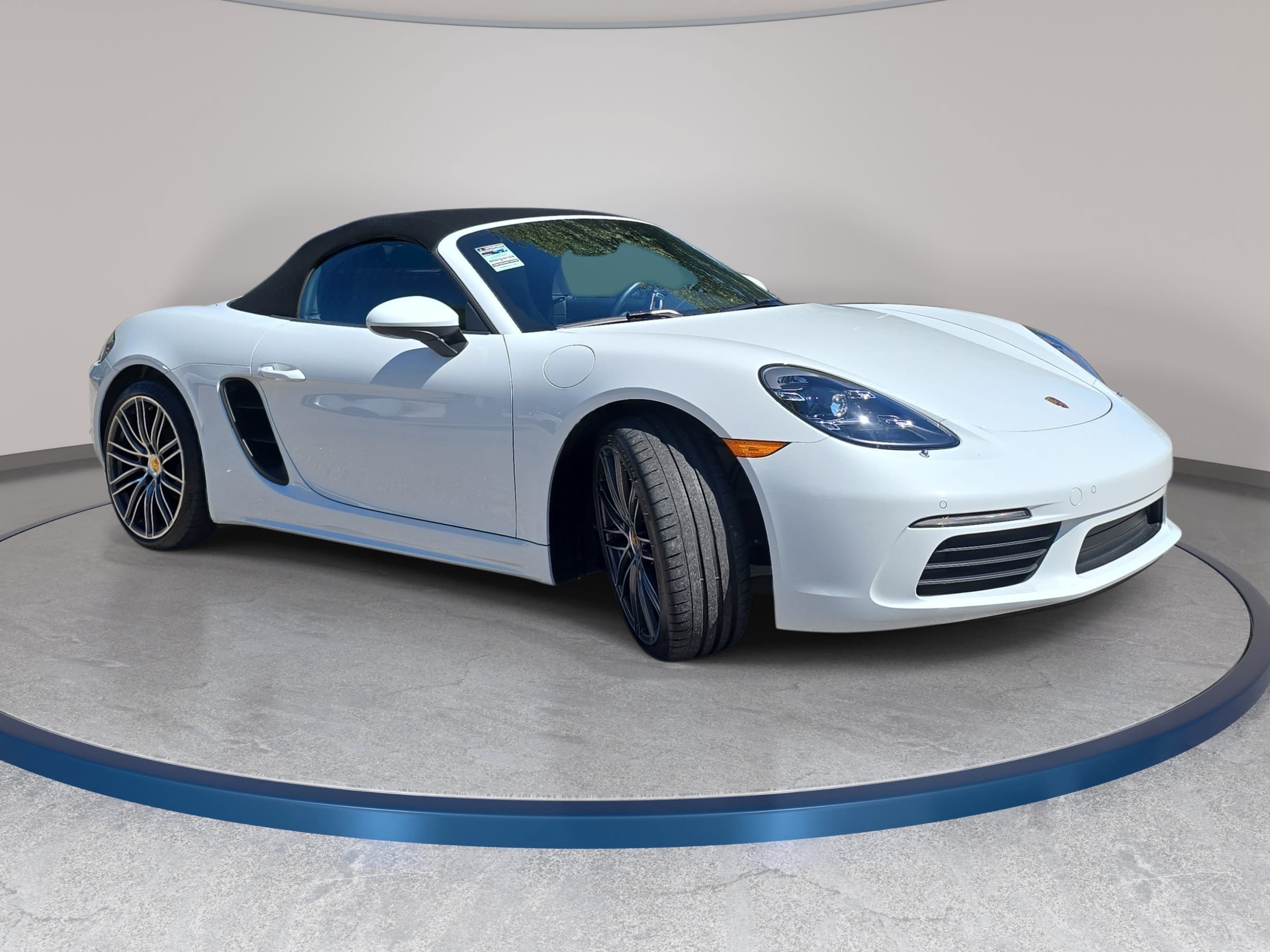 Used 2022 Porsche 718 Boxster RWD image 3