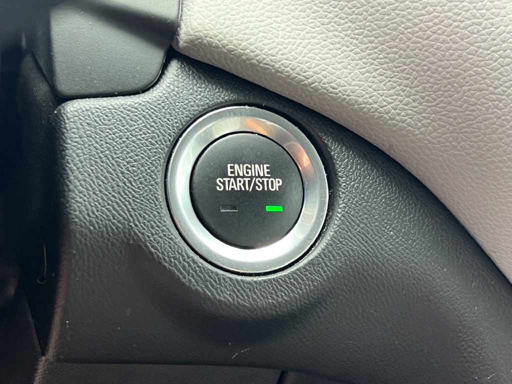 Used 2021 Chevrolet Equinox LT FWD image 27