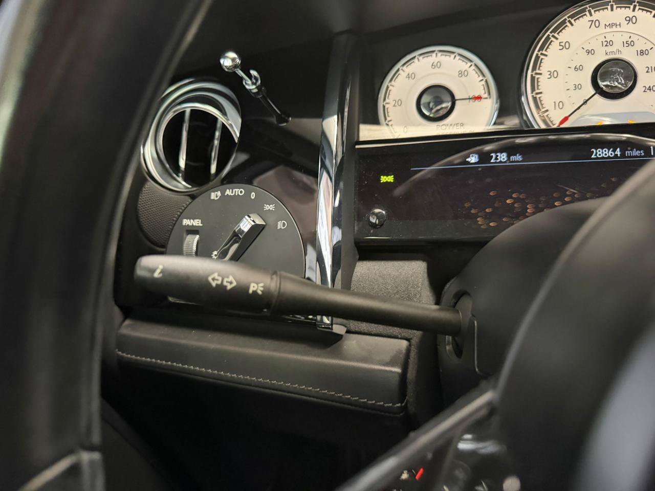 Used 2016 Rolls-Royce Wraith RWD image 29