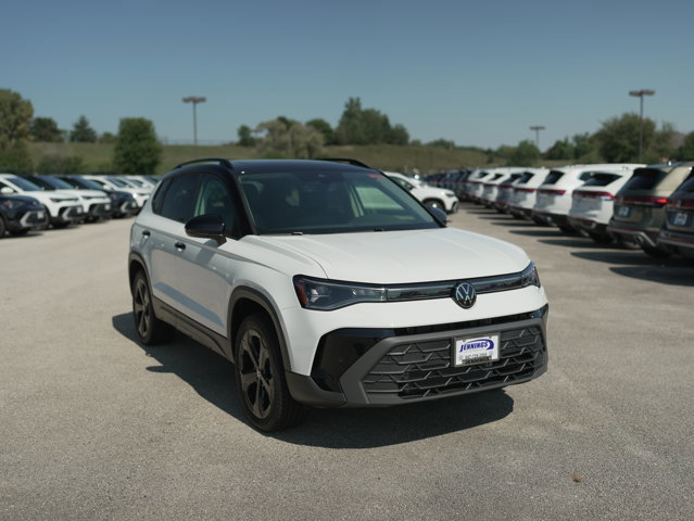 New 2025 Volkswagen Taos SE AWD/4WD image 1