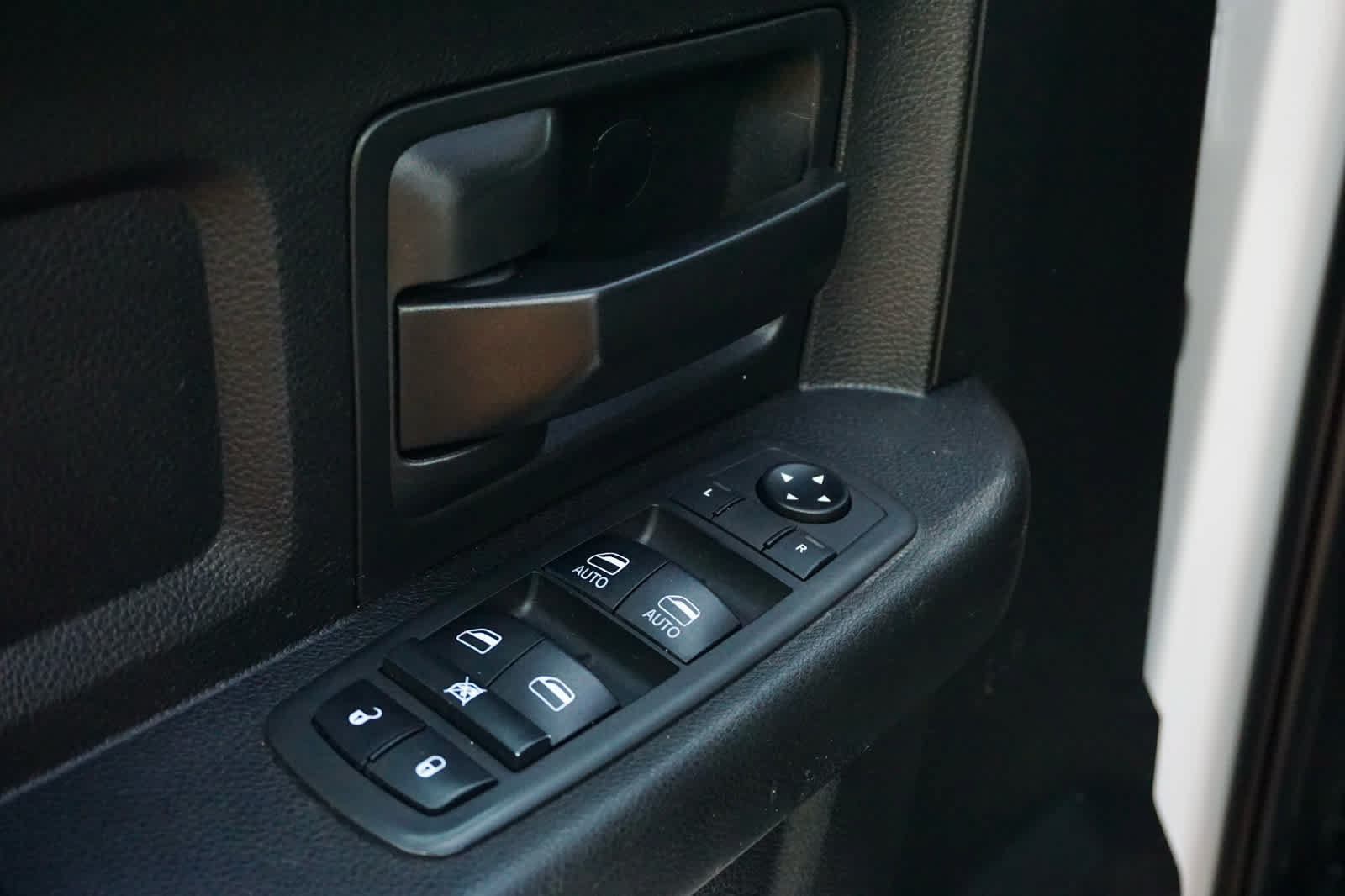 Used 2019 RAM 5500 Tradesman w/ Electrical Accessory Group AWD/4WD image 17
