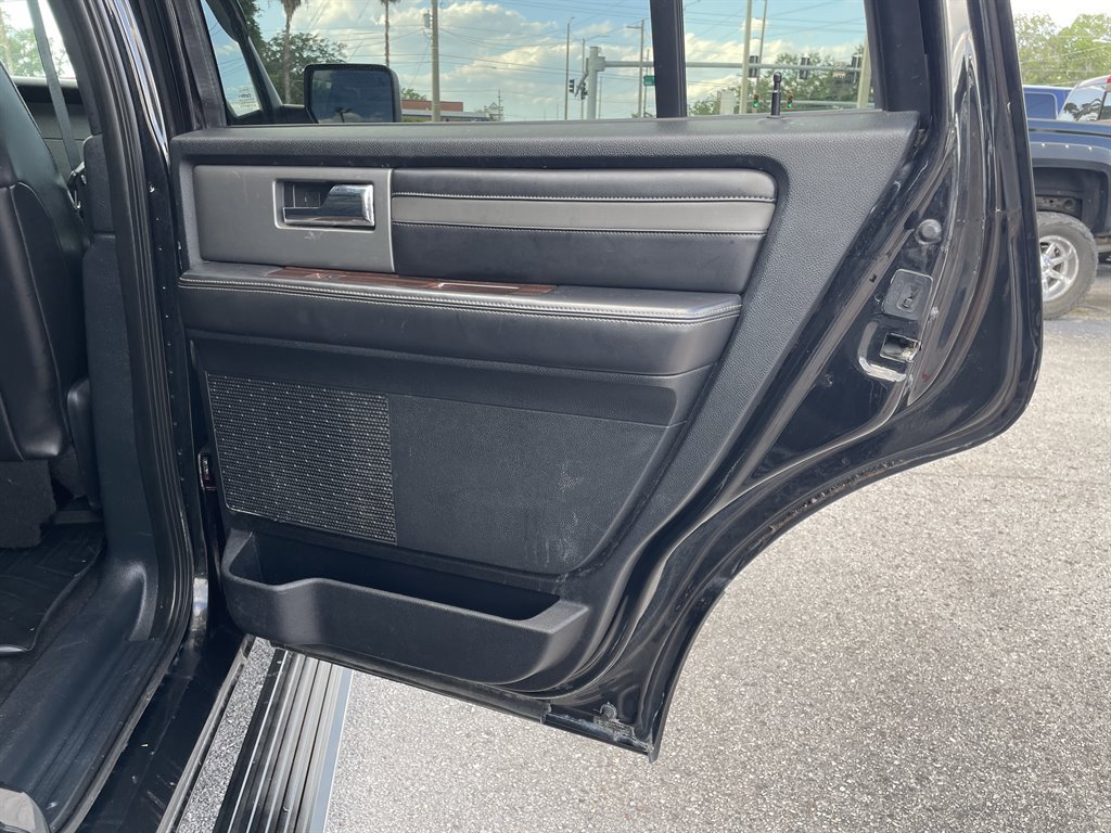 Used 2015 Ford Expedition Platinum AWD/4WD image 44