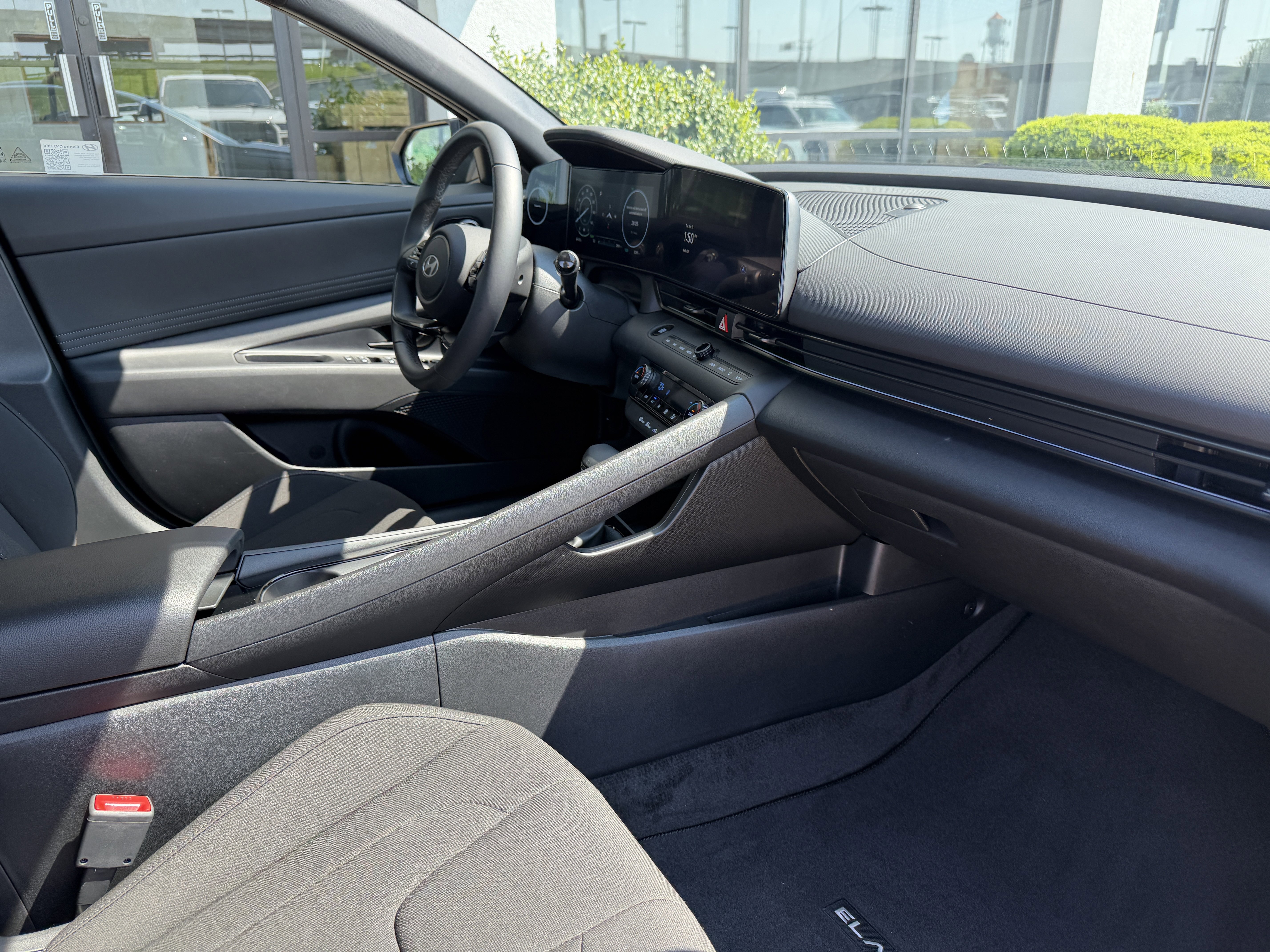 Certified 2025 Hyundai Elantra SEL image 18