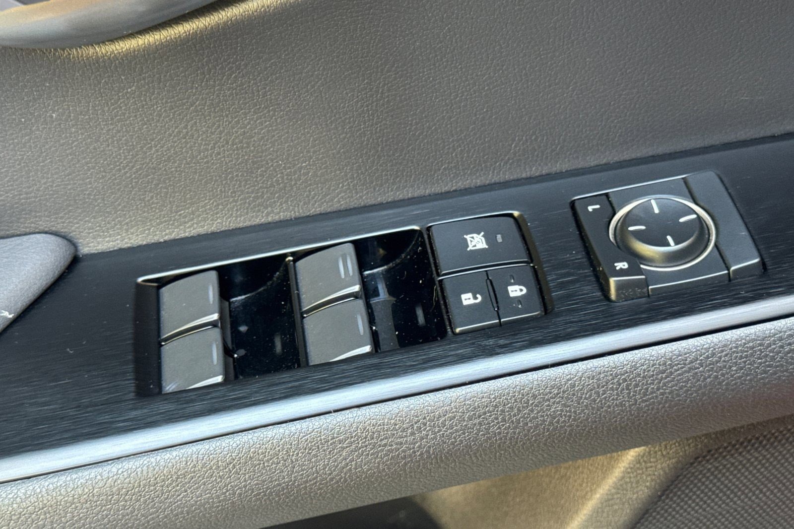 Used 2020 Lexus UX 200 F Sport w/ F Sport Premium Package image 13
