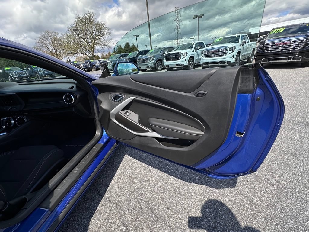 Certified 2021 Chevrolet Camaro LT RWD image 16
