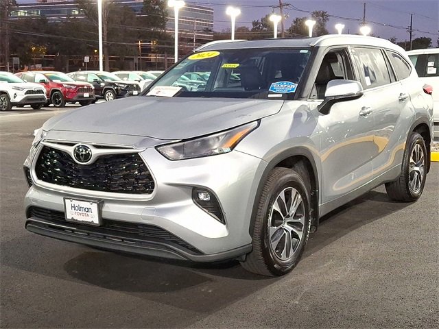 Certified 2024 Toyota Highlander XLE image 4