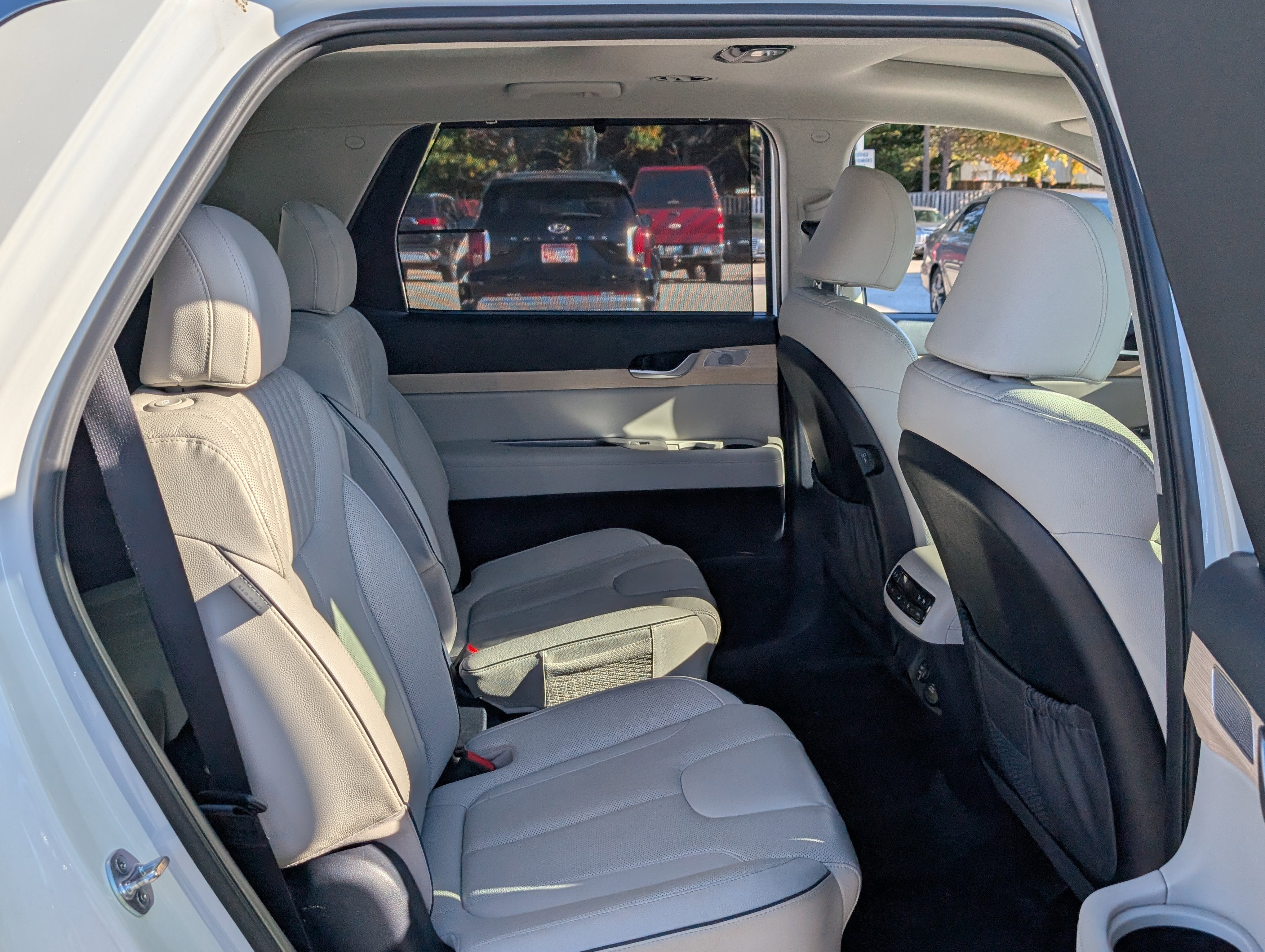 Used 2024 Hyundai Palisade Limited image 11