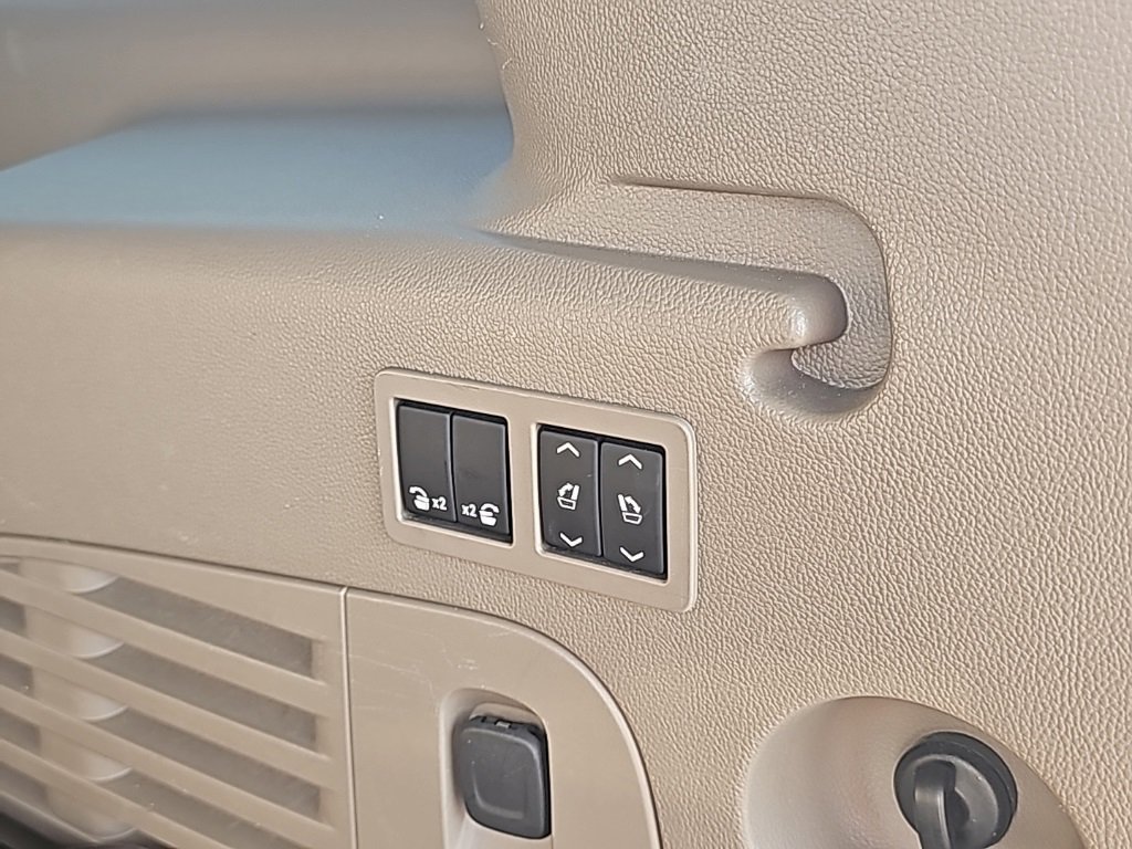 Used 2019 GMC Yukon XL SLT w/ Open Road Package image 8