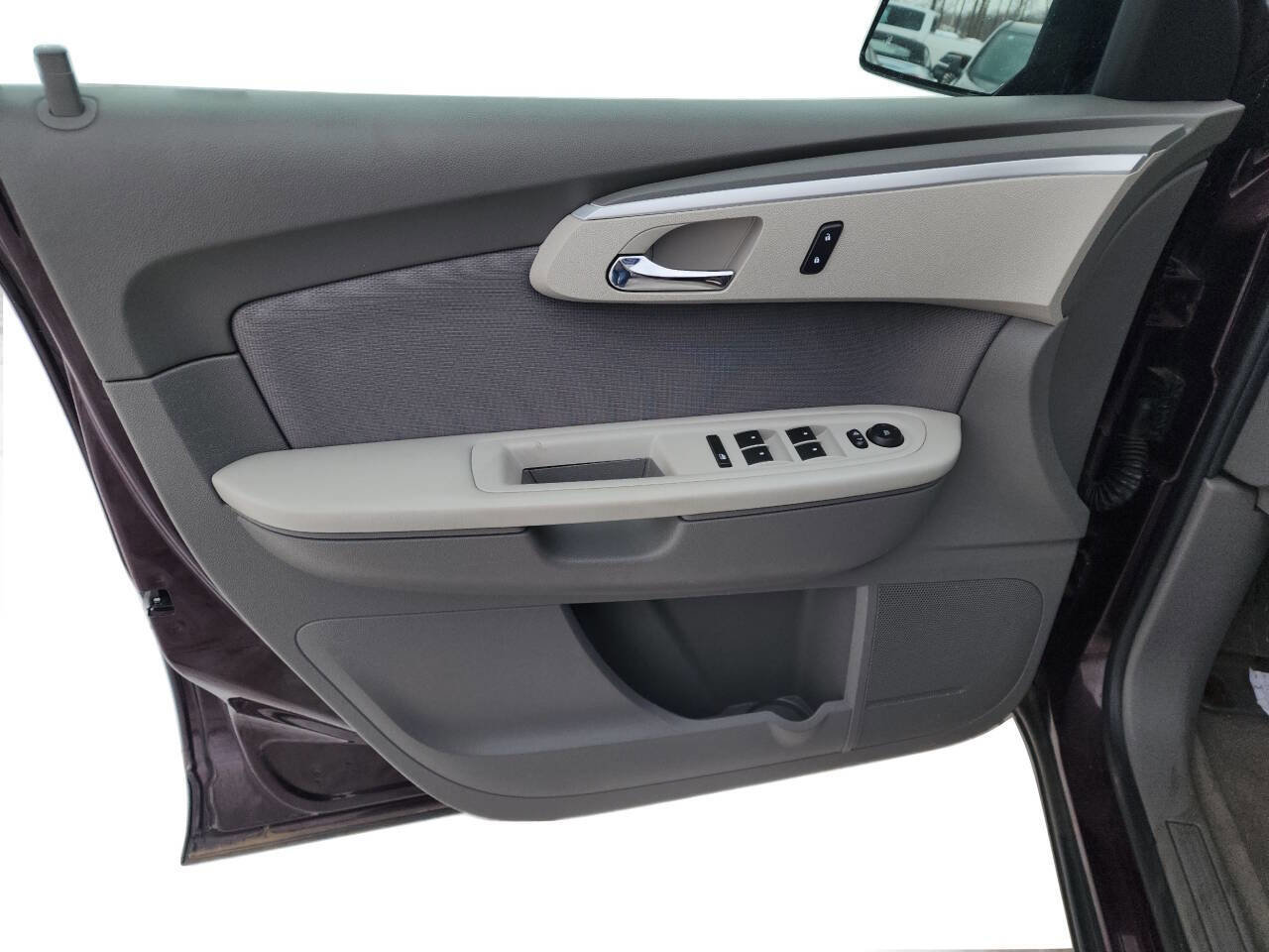 Used 2010 Chevrolet Traverse LS FWD image 18